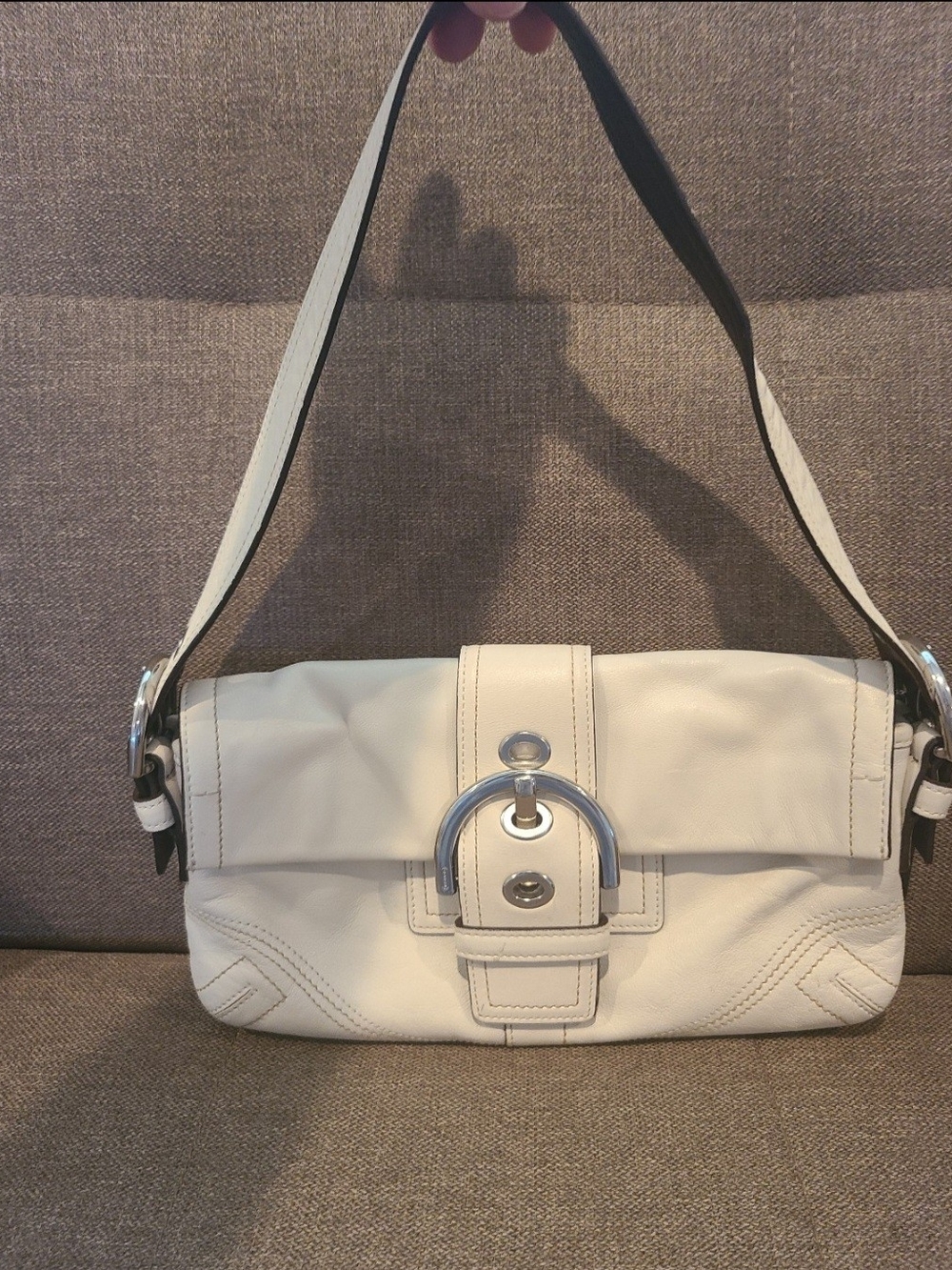 Vintage Coach Soho Buckle Shoulder Bag In white (8A05)